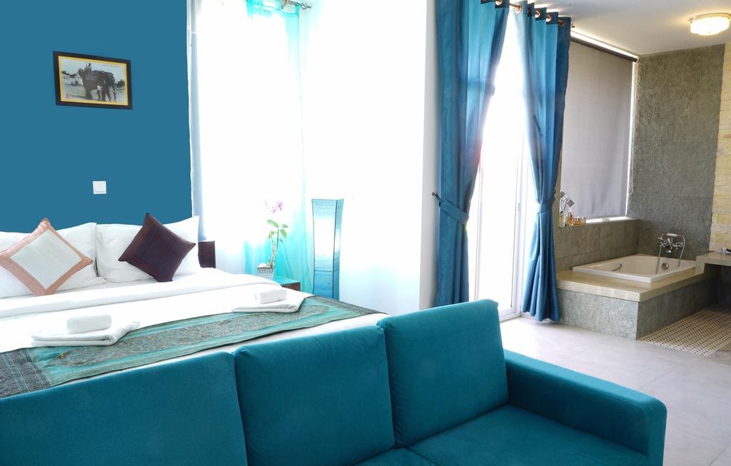 Отель Paris Angkor Boutique Сиемрип Экстерьер фото